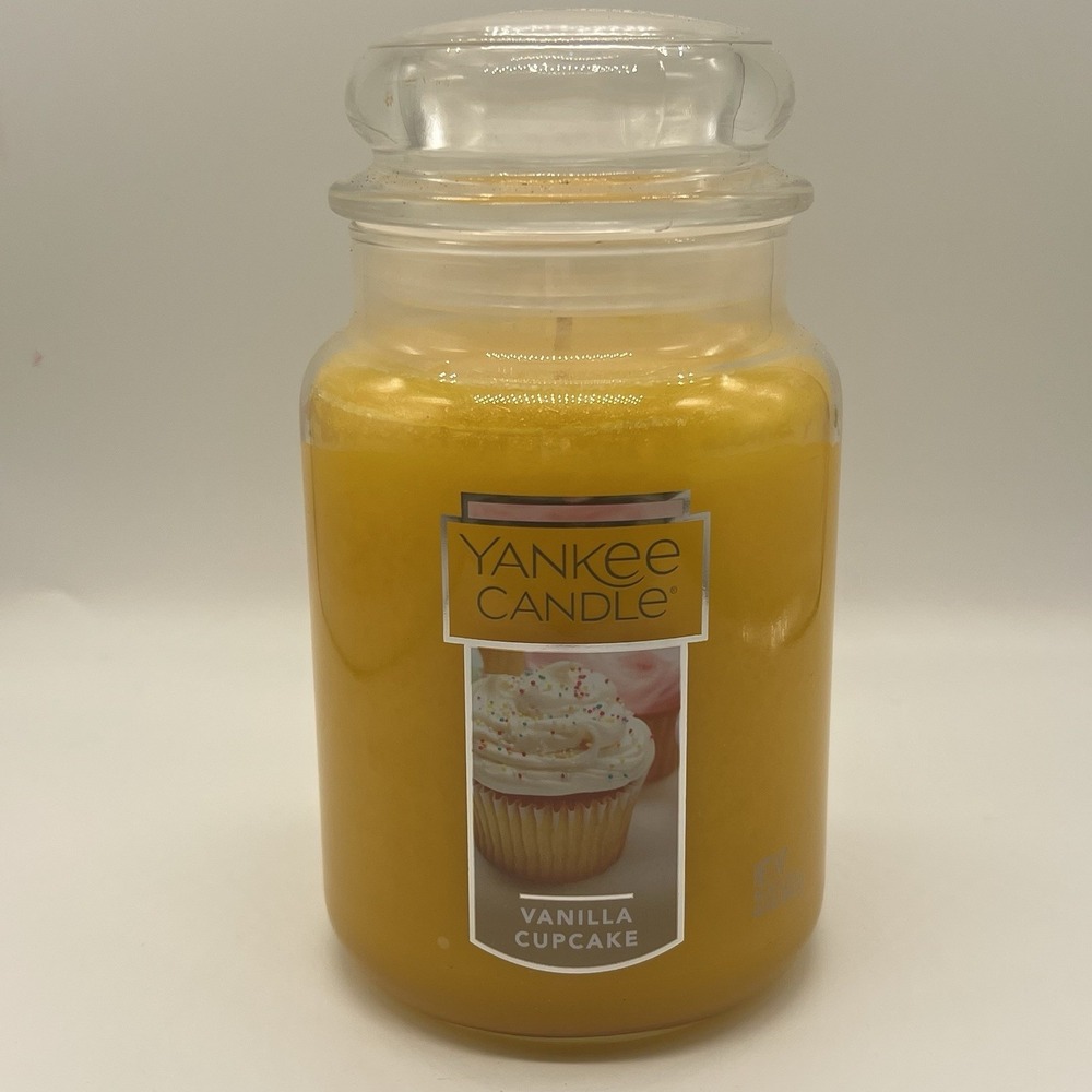 Yankee Candle VANILLA CUPCAKE‎ Large Housewarmer Jar Candle, 22oz